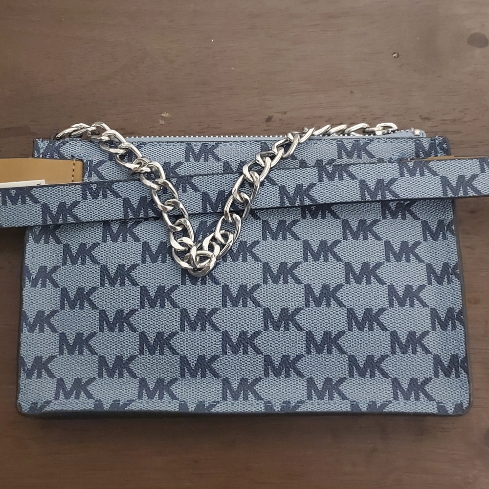 Michael Kors Logo pull chain belt bag.